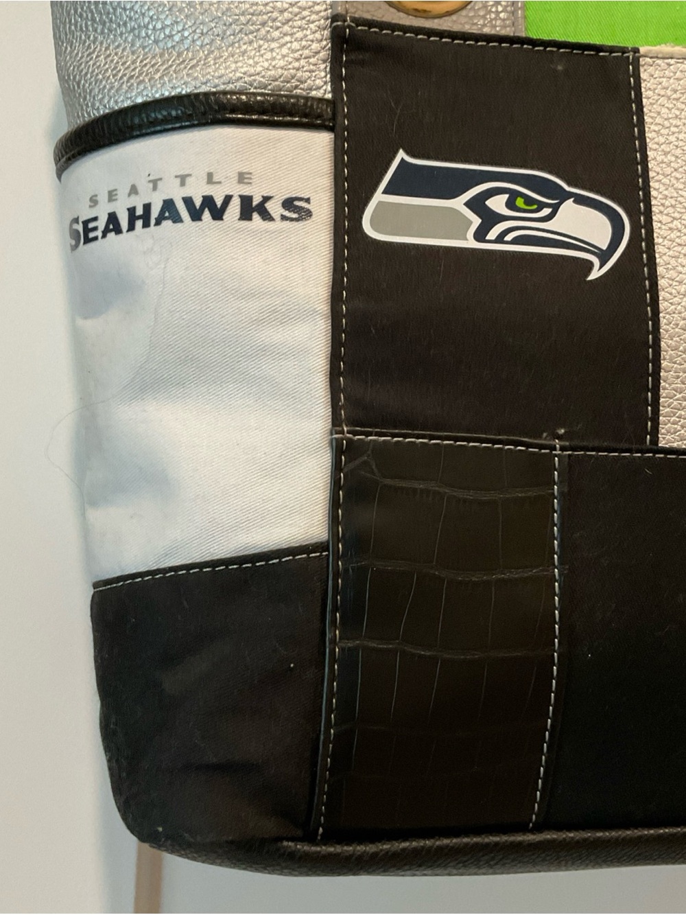 Bradford Exchange "For The Love Of The Game" Seattle Seahawks Tote Bag Purse - Picture 2 of 14